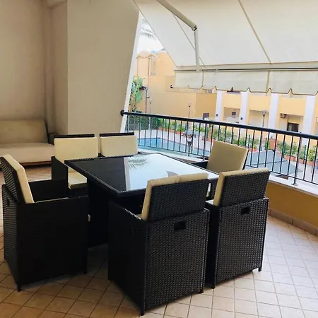 Confortevole Vista Mare Apartman *